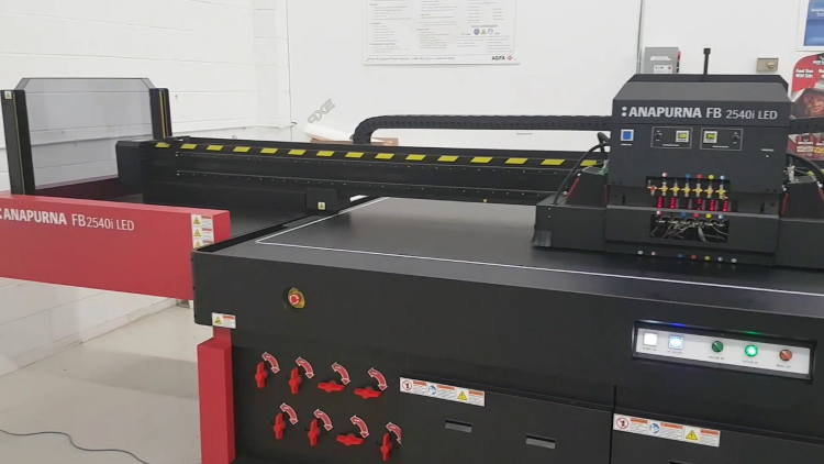 Flatbed and hybrid UV-LED Anapurnas to demo different approaches to high-quality, highly productive printing.