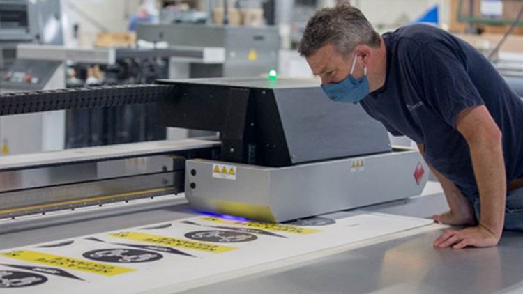 Claremon expands business into wide-format printing with the Canon Arizona 1380 XT.