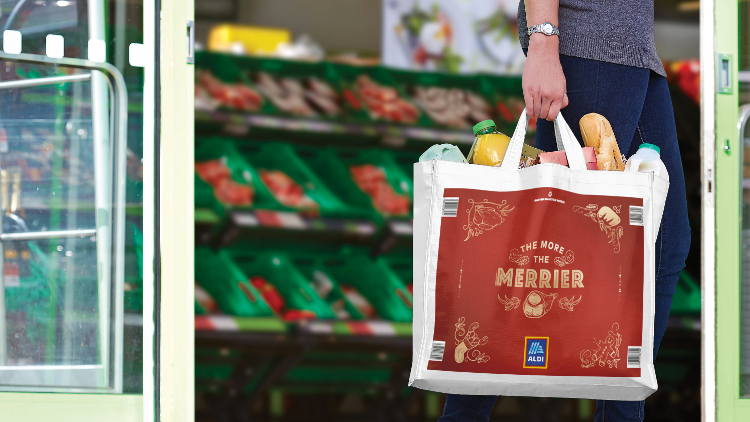 State-of the-art Digital Flexo technology delivers superior print quality for Aldi’s festive shopping bag.