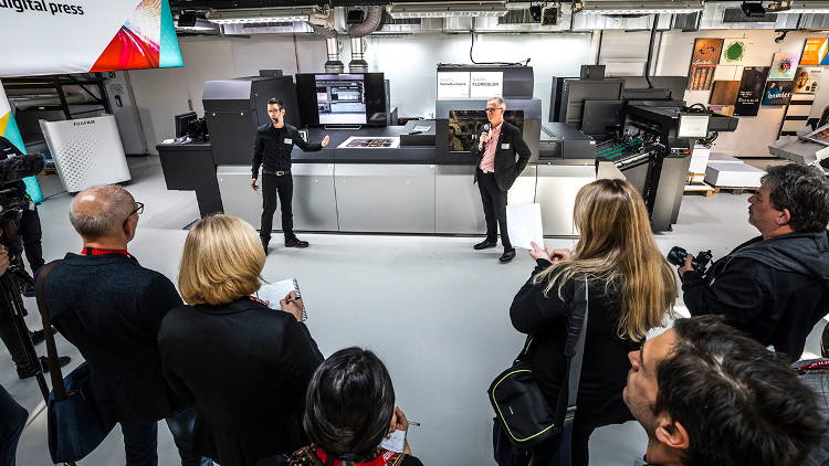 Fujifilm demonstrates business growth opportunities through live showcase of the new Jet Press 750S.