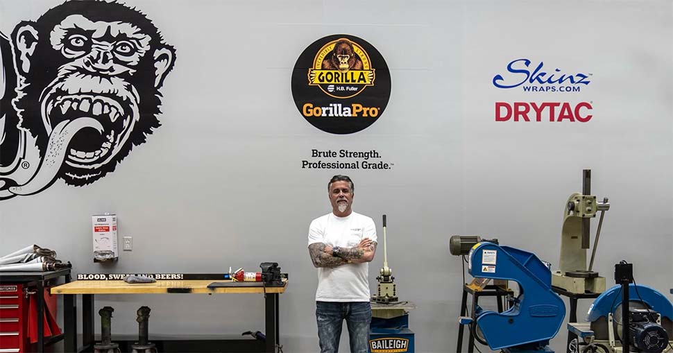 Texas-based SkinzWraps used Drytac ReTac Smooth 150 polymeric PVC film to create a set of eye-catching wall graphics for the garage made famous by US TV series ‘Fast n Loud’.