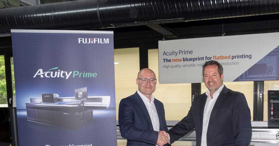 Fujifilm announces partnership with Papyrus Viscom to sell and distribute Acuity Prime flatbeds in Benelux.