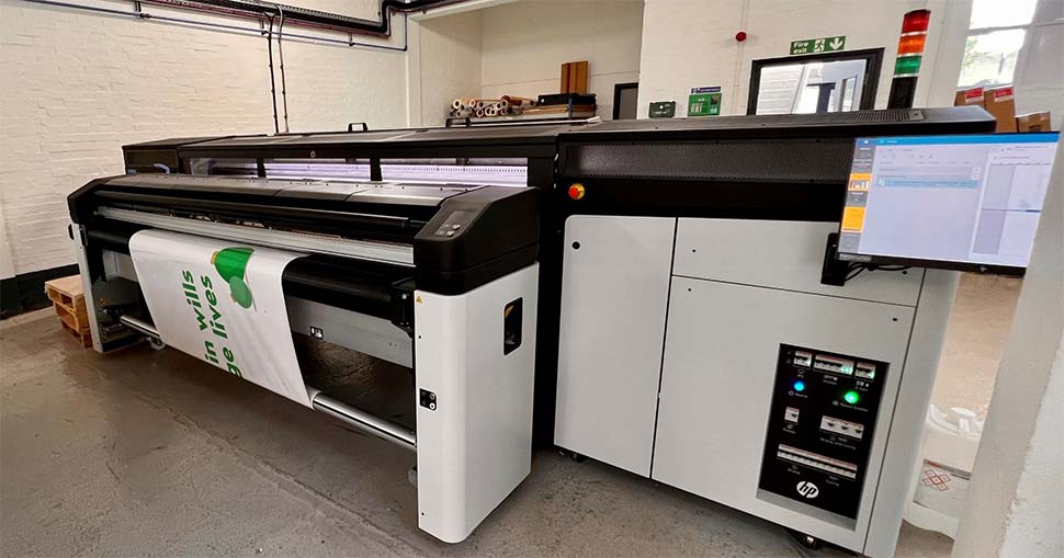 Diversified print service provider POSITIVE+ invested in a new HP Latex R2000 printer to strengthen its environmental credentials.