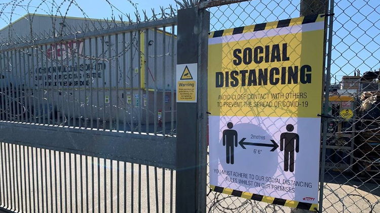 Signworks relies on HP Latex to turn around social distancing signs fast.