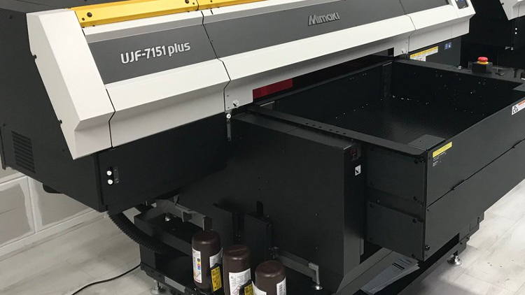 Mimaki USA announces Metallic Ink for UJF-7151 Plus benchtop flatbed printer.