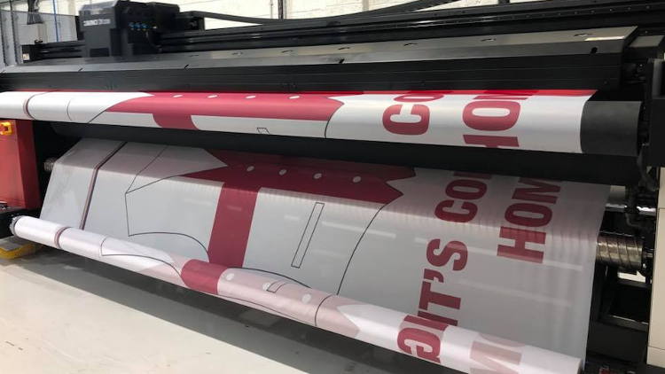 The business invested in the Agfa Avinci DX3200 dye sublimation engine earlier this year which is driven by the Agfa Asanti workflow solution.