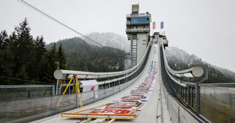 Canon and Ilford produce the world's longest digitally printed photo.