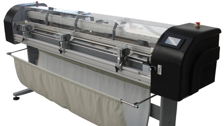 The KalaXY is a 65" wide automatic XY trimmer which quickly cuts prints from a roll into sheets providing a significant time saving in poster finishing.