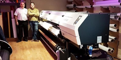 GPMI Reprocentre's Bill Forde (left) with Sign Script's Brendan Nugent (right) with the newly installed Mimaki UJV55-320